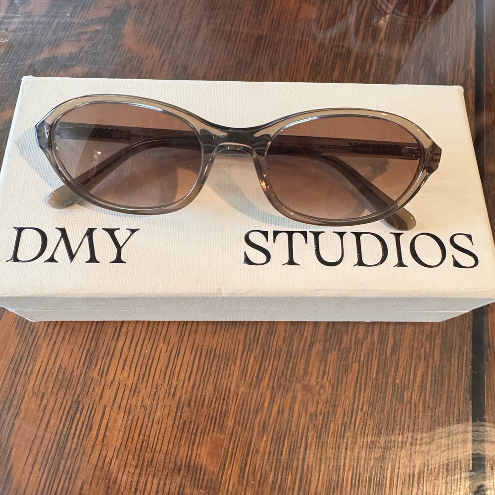 DMY Studios Bibi Transparent Oyster Sunglasses